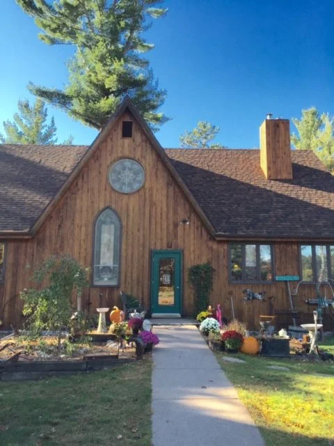 River's Edge Antiques & Quilt Loft