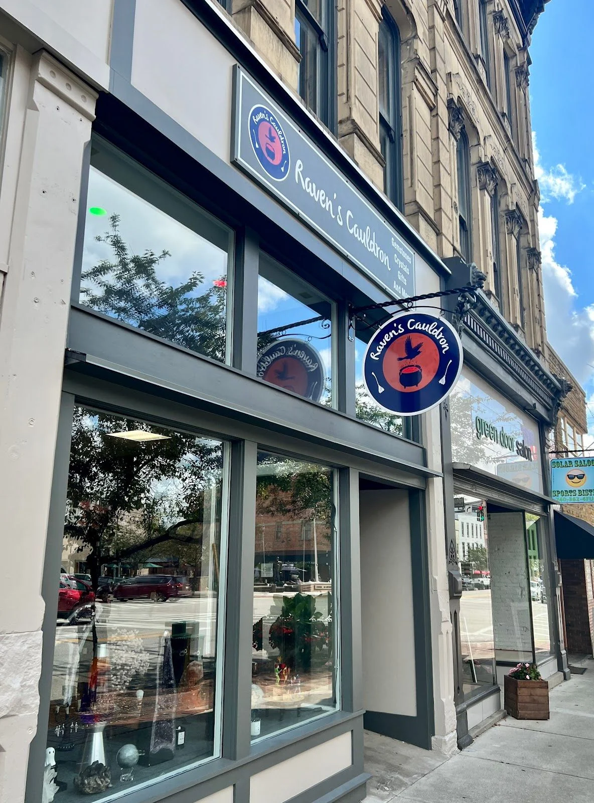 Raven’s Cauldron – Metaphysical & Pagan Shop