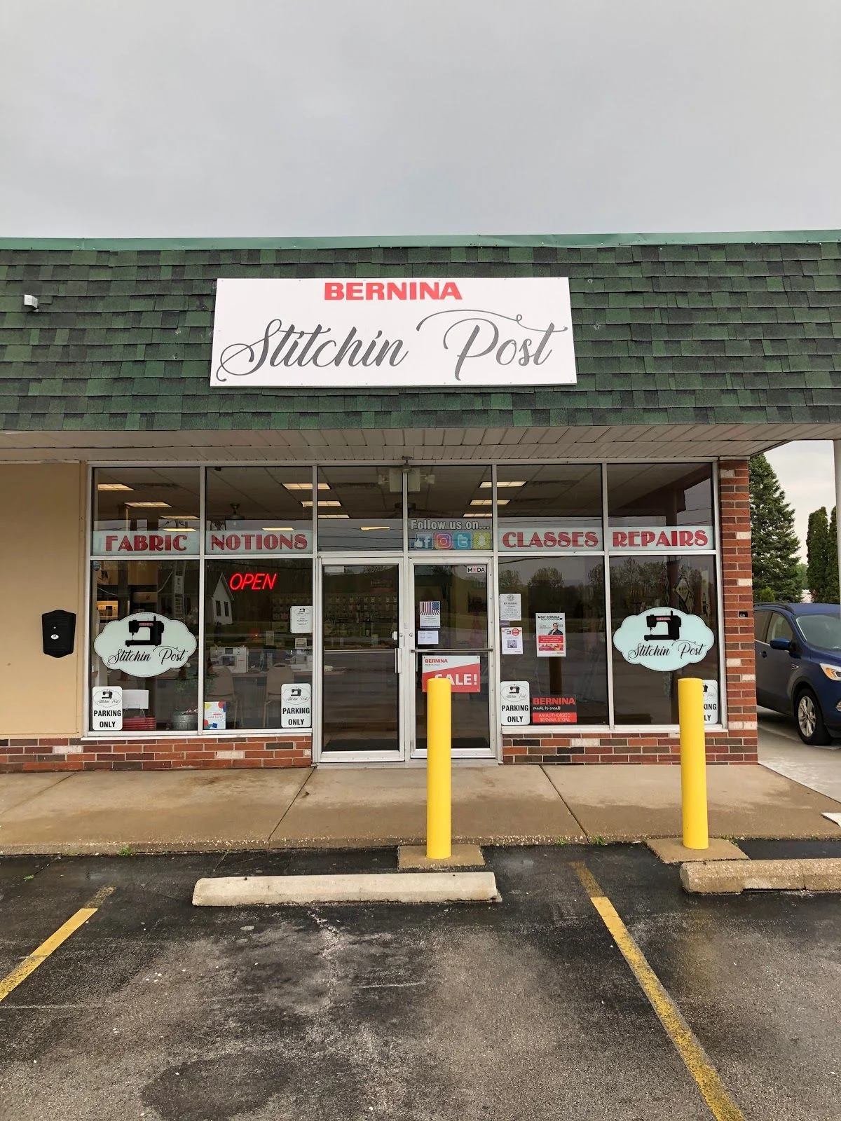 Bernina Stitchin' Post