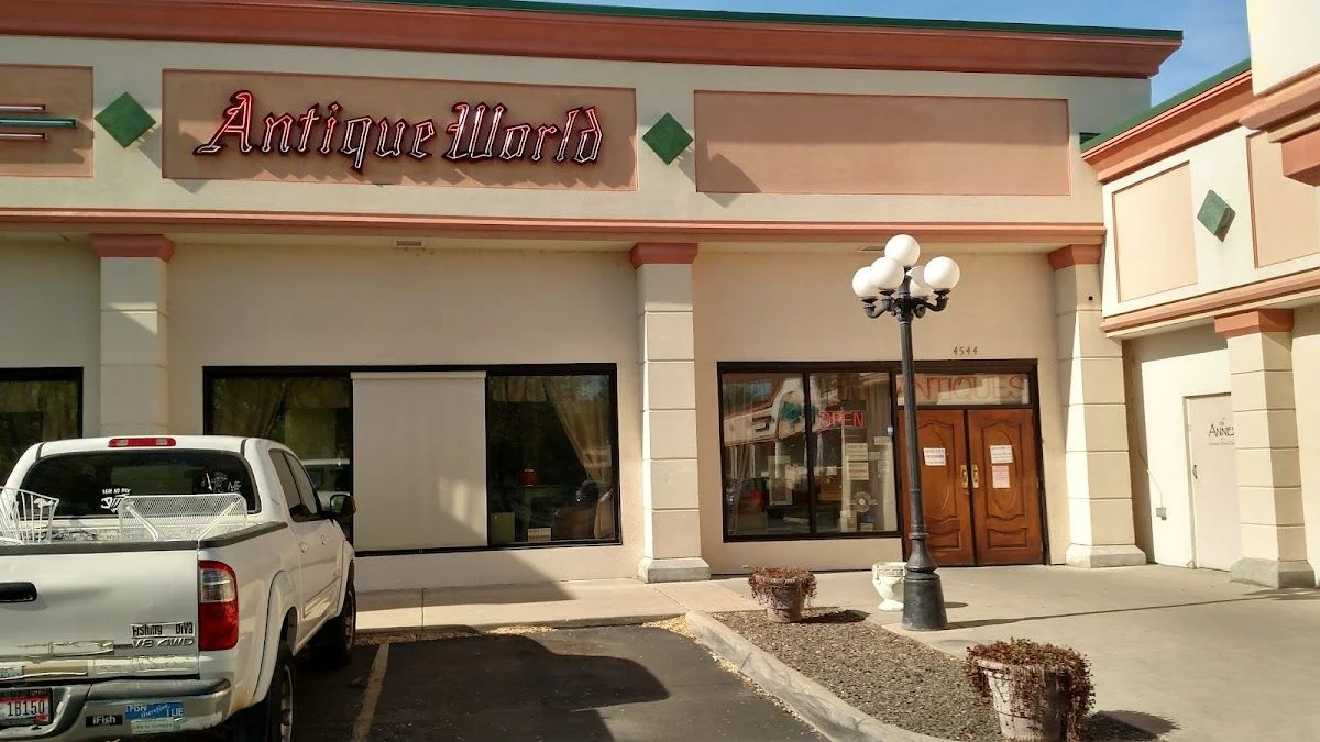 Antique World Mall and The Annex