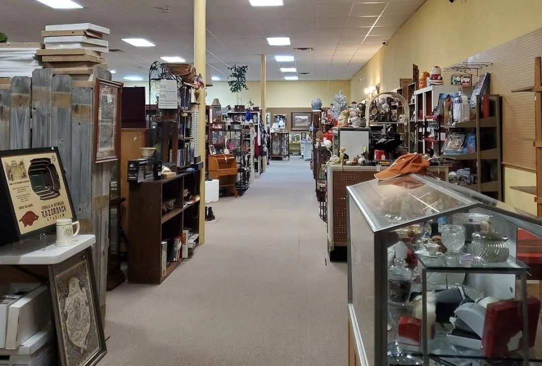 Antiques & Uniques Market