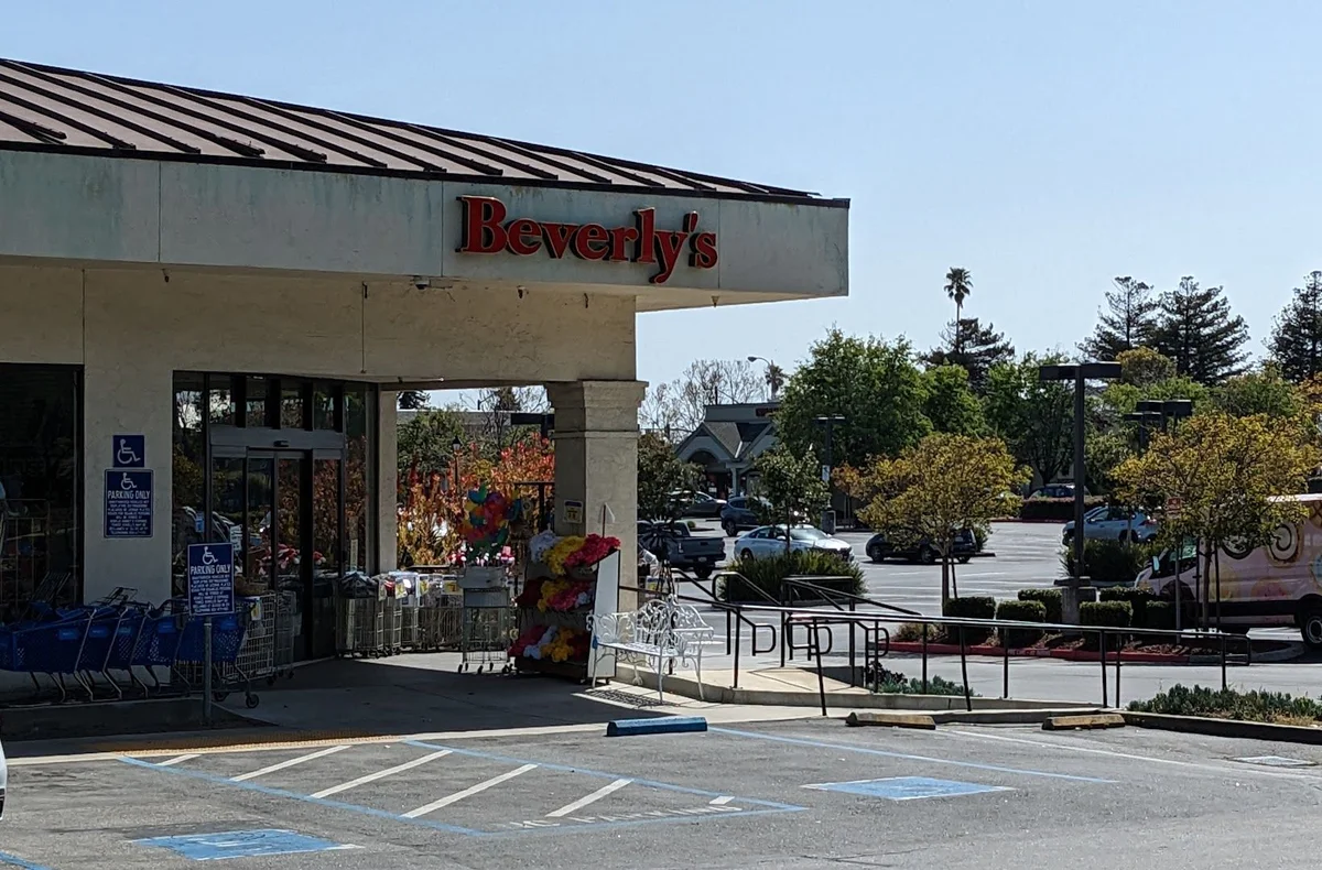 Beverly's Fabric & Crafts