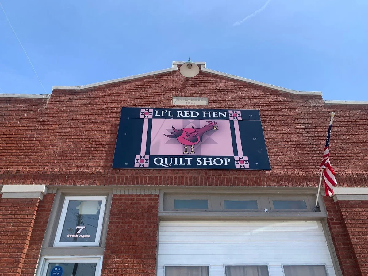 Li'l Red Hen Quilt Shop
