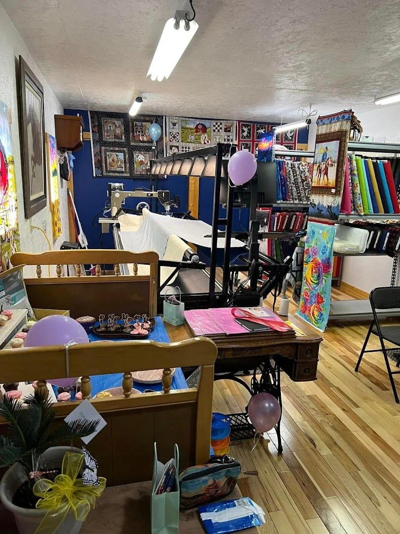 Out West Quilts and Fabric LLC