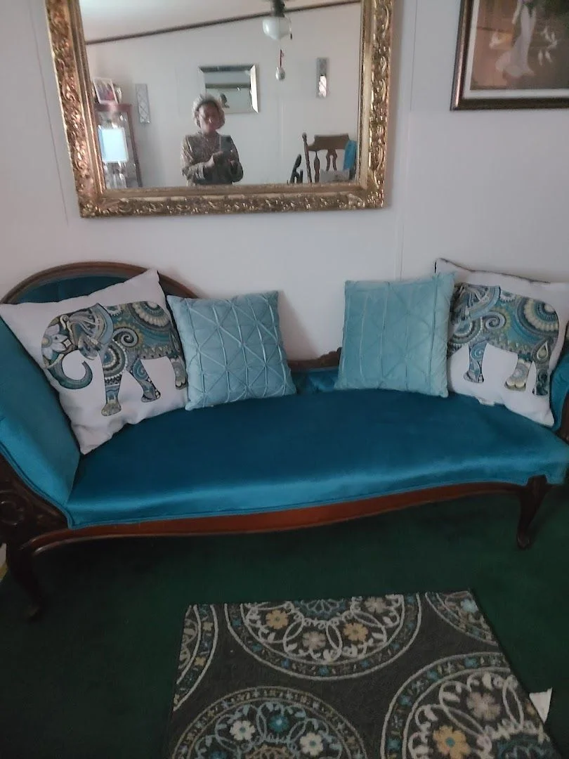 Lariscy's Furniture & Uphlstry