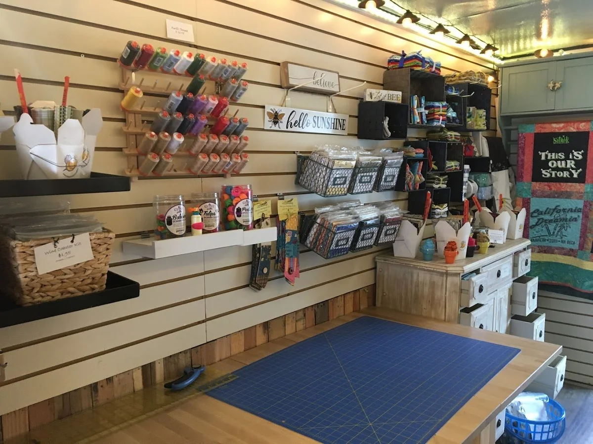 Follow The Quilting Bee