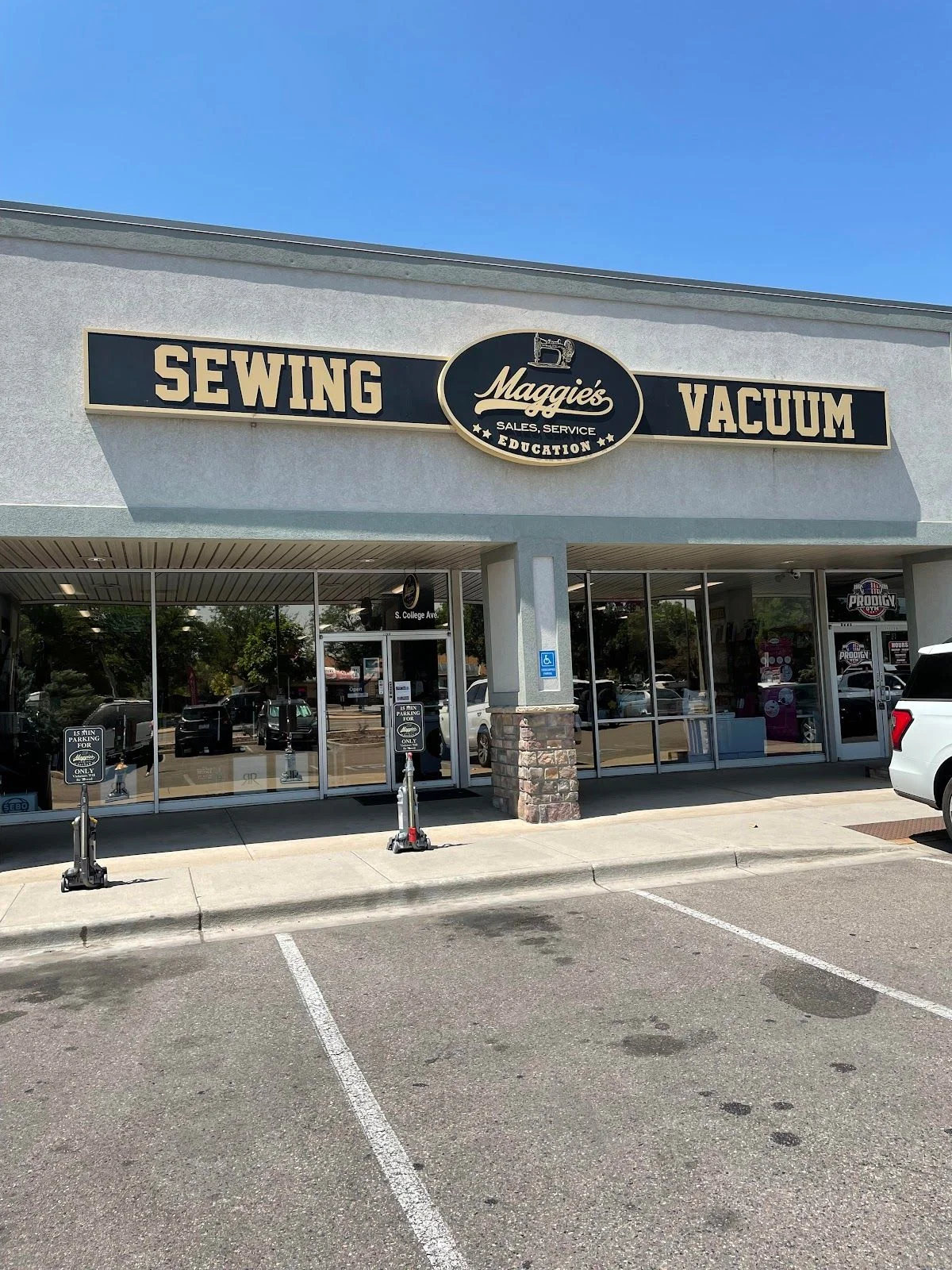 Maggie's Sewing and Fabric